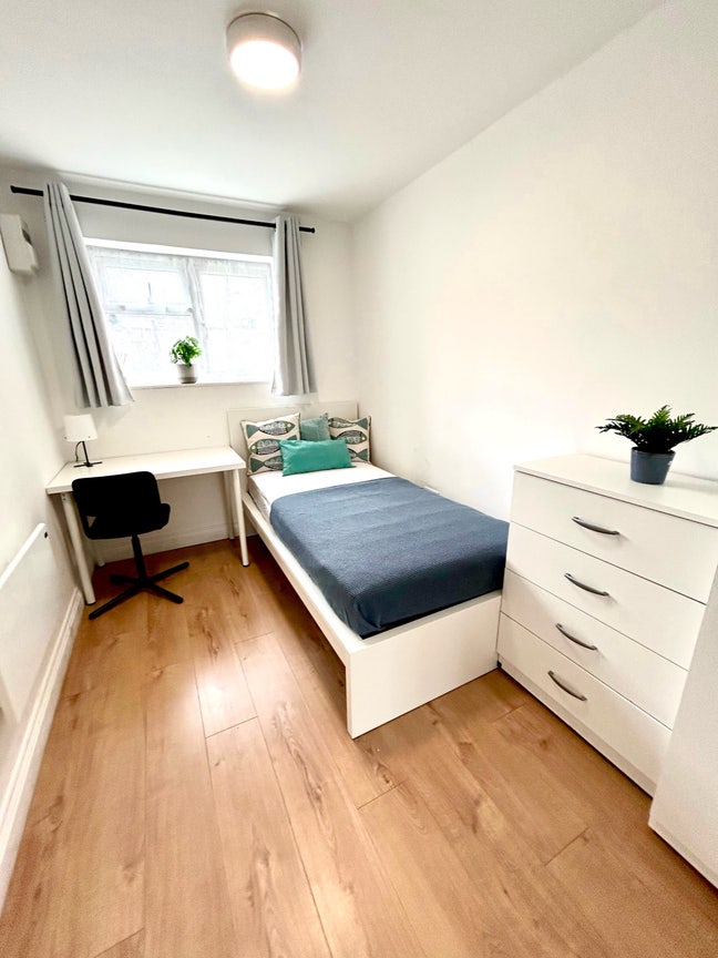 🌟Brand New En-suit Room available in Harrow 🌟 Main Photo