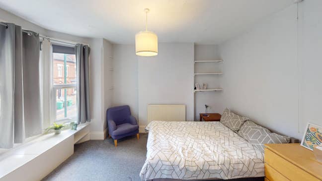 5 rooms available 33 Derby Grove  Main Photo