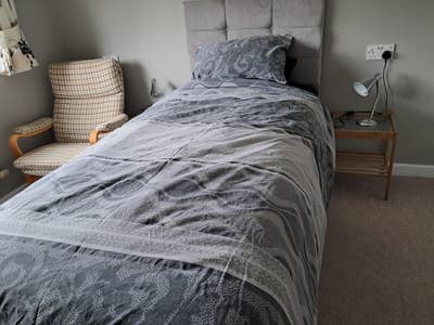 Single En-Suite Room In Family House. Main Photo
