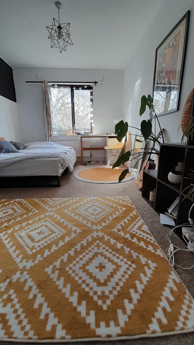 Ensuite Room Available for 3 Months in Wapping Main Photo
