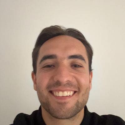 Professional Male seeks a single or double room Main Photo