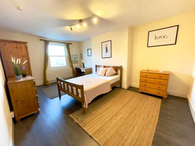 Spacious double near Sheperds Bush Market Main Photo