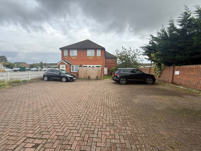 Excellent 1 Bedroom House in Hornchurch  Main Photo