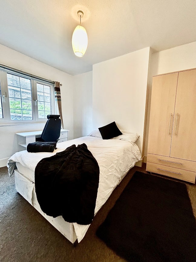 Luxury Modern Rooms Preston Circus Location   Main Photo