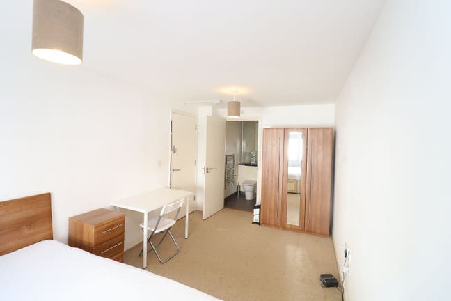Spacious Ensuite Double Room in Bermondsey  Main Photo
