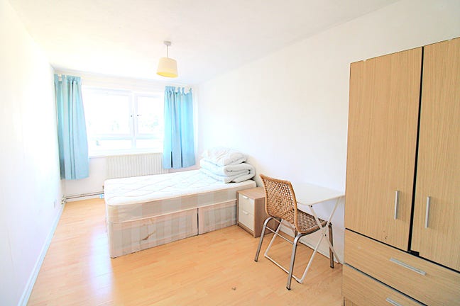 A spacious 2 bedroom flat in Kings Cross, N1 Main Photo