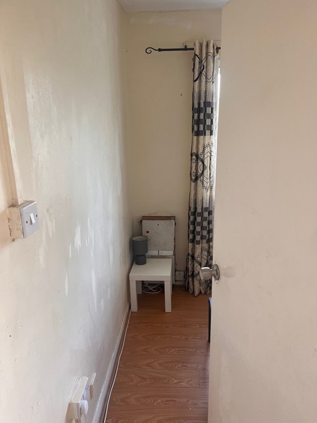 Room Available-B33 Main Photo