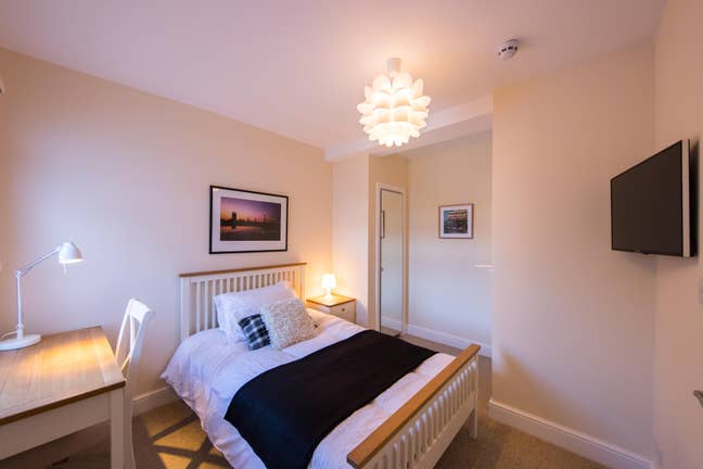 Last Double Ensuite Room Available  Main Photo