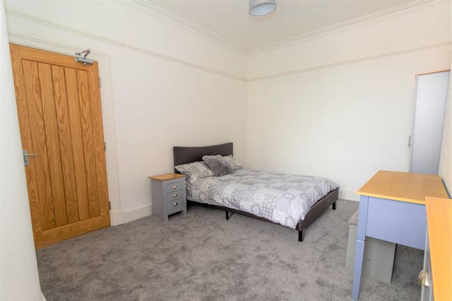 Double rooms  @ 335 Hungerford  Rd Main Photo