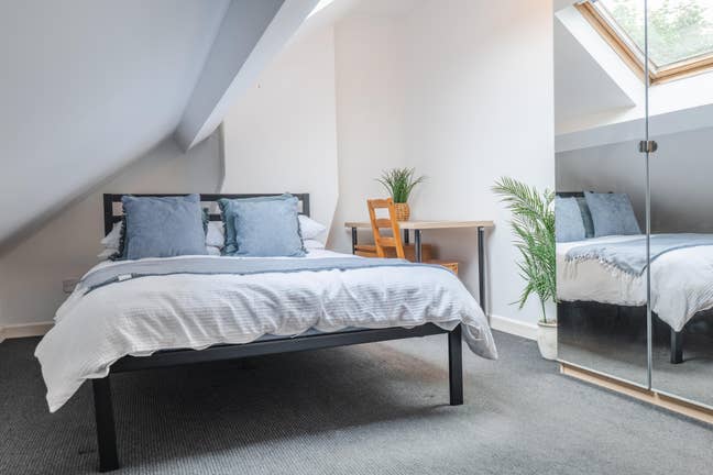 Double In 3 bed Prof. share | Available Now! Main Photo
