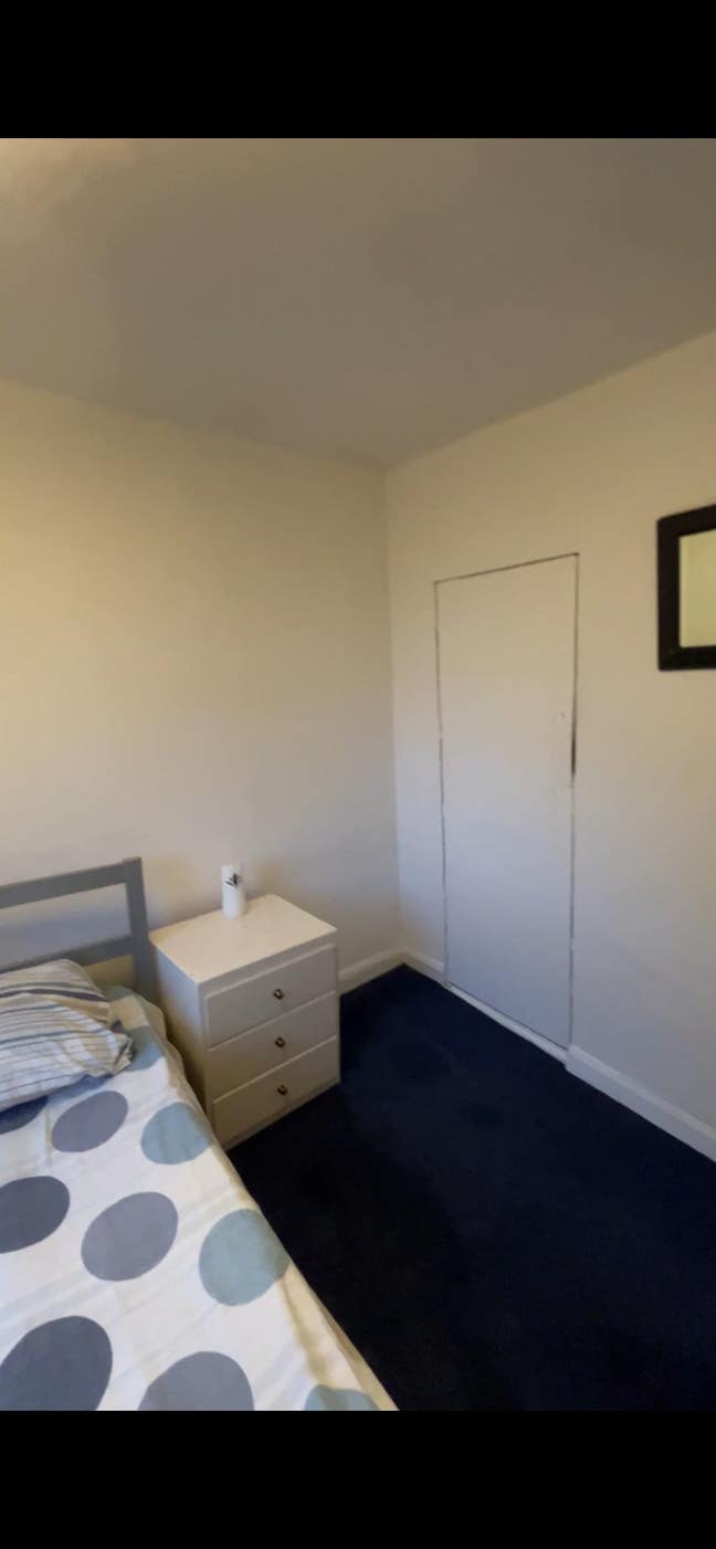 Single room to let Main Photo