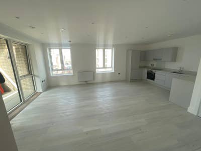 Ensuite Double Room at Canning Town Main Photo