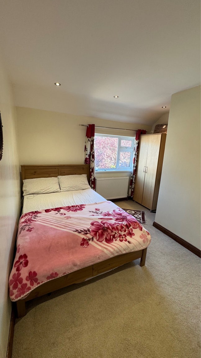 2 rooms available for rent Main Photo