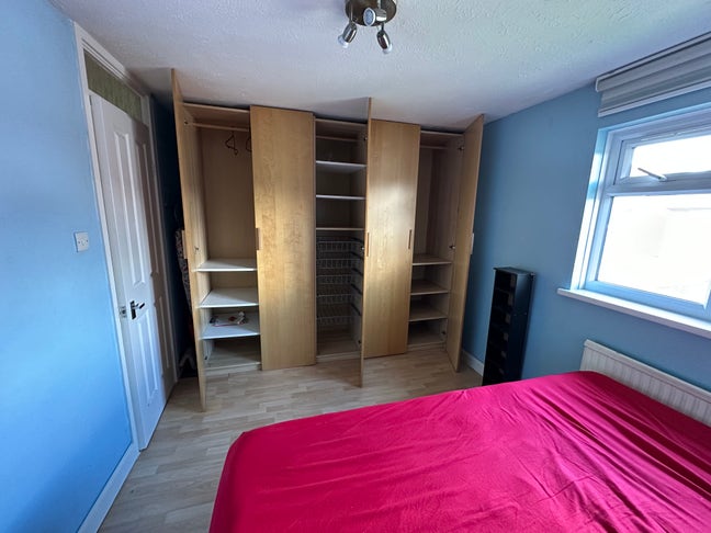 BECKTON| Lovley Room in friendly house share Main Photo