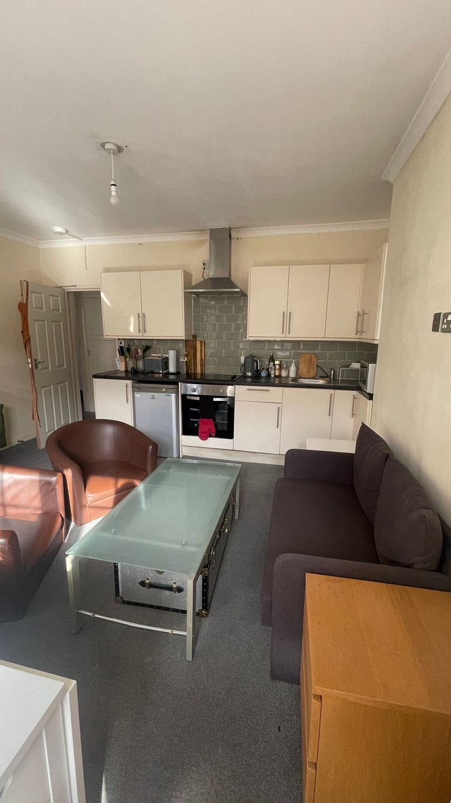 ** Lovely Double Room in a Female Only Flat ** Main Photo