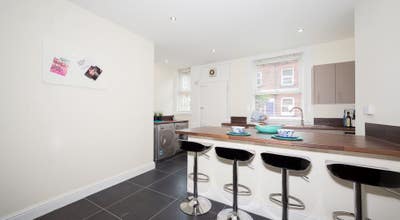 5-bed Professional Houseshare - 6 Hessle Terrace Main Photo