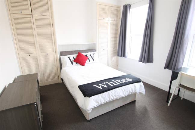 Near NGH & St Andrew's - Double Room  Main Photo