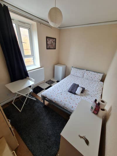 Amazing Double Room W/ Private Fridge Hammersmith Main Photo