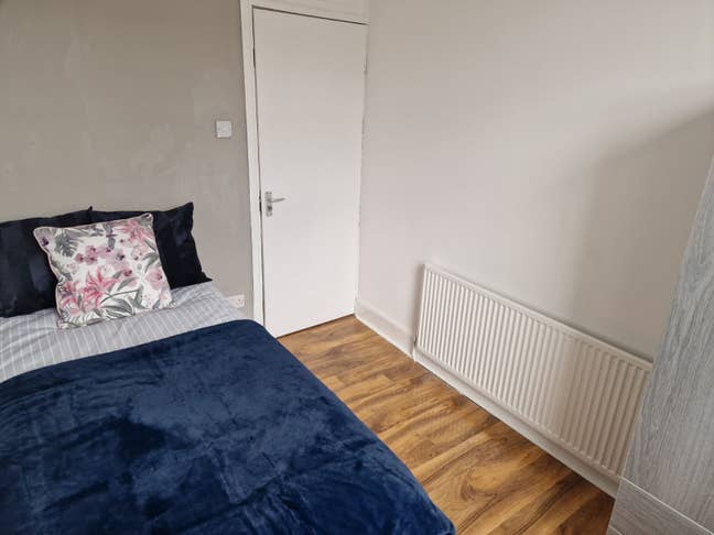 En-Suite in Lovely Heaton Apartment  Main Photo