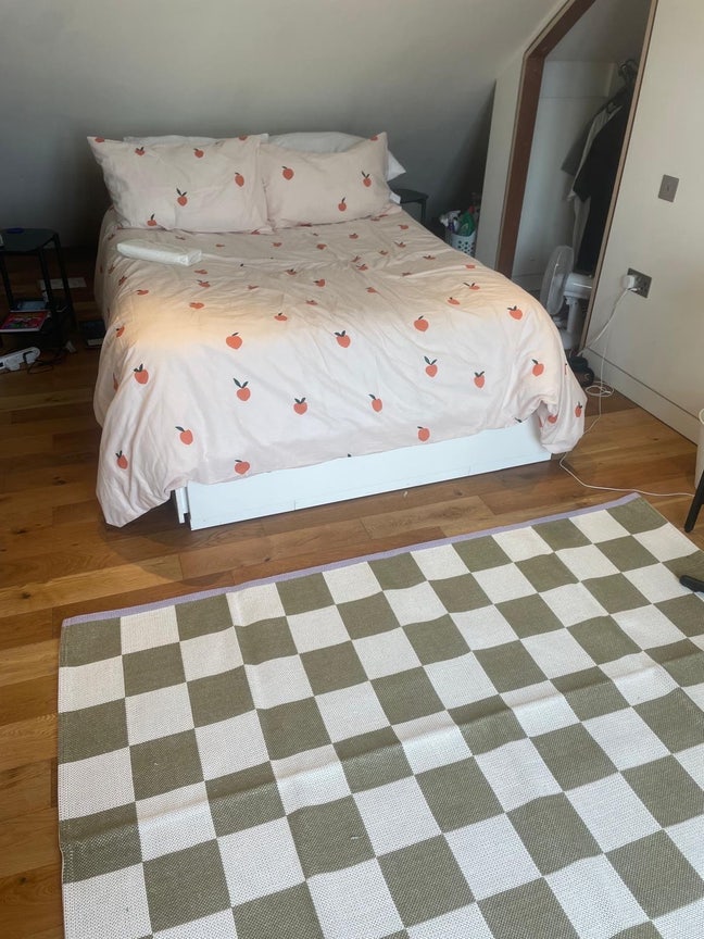 BIG Double Room with en-suite  *Couples Welcome!* Main Photo
