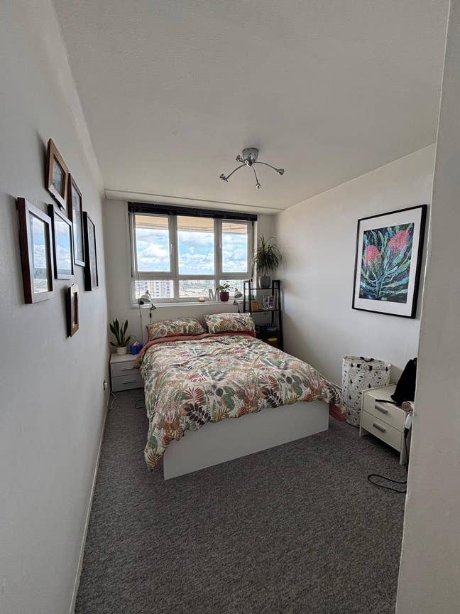 Double room in large two story flat in Stockwell Main Photo