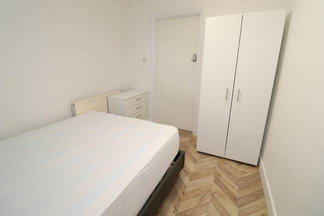 Fully Furnished Double Room in House-Share – Ideal Main Photo