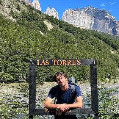 French guy seeks a double room Main Photo