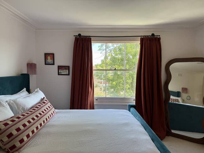 Beautiful Bedroom in Renovated Flat Main Photo