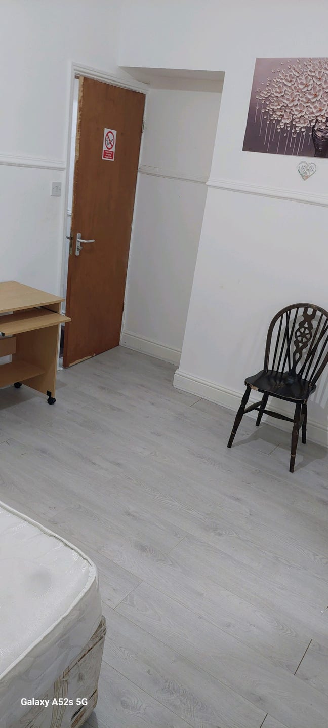 Rent  Main Photo