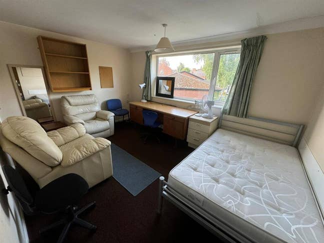 Room for rent, in Loughborough’s golden triangle. Main Photo