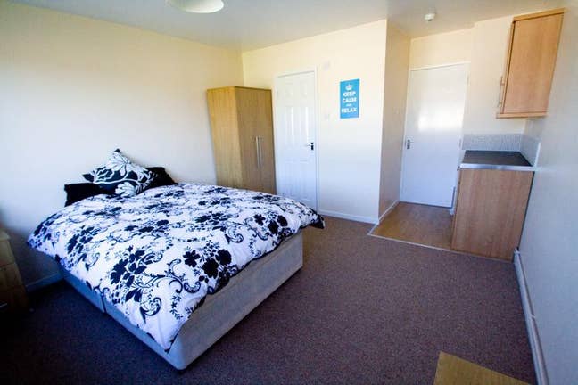 *Brand New* & No Deposit !!! - £475 Pm All Inc Main Photo