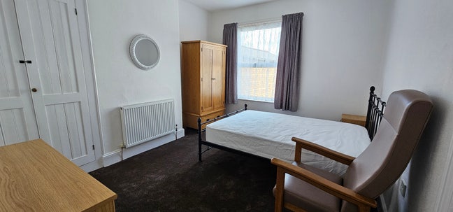 Double  Room  Central  Taunton  TA1  Area Main Photo