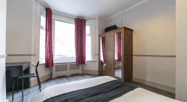 2 Beautiful Rooms | 2min to Store & 5min to St!  Main Photo