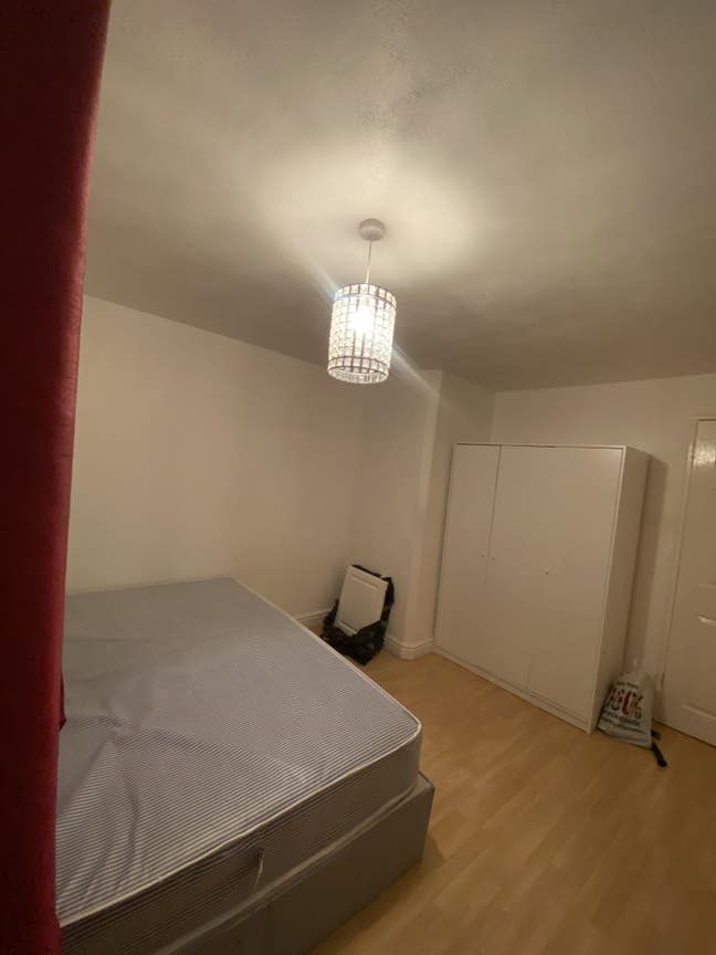 Two Rooms available in a house. Main Photo