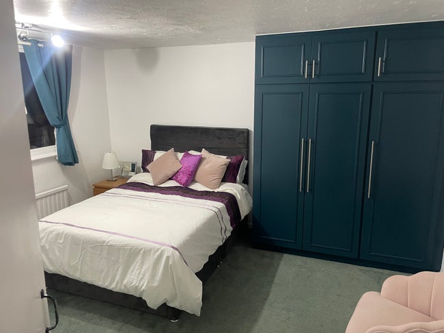Double bedroom available  Main Photo