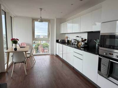 Beautiful Double Bedroom in Surrey Quays Main Photo