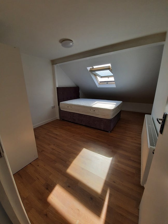 Ensuite Double room available in Eastham Main Photo