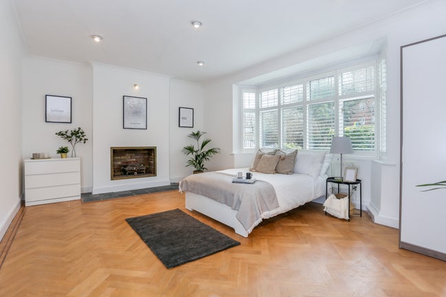 Very Large Room Close to Station, Denmark Hill Main Photo