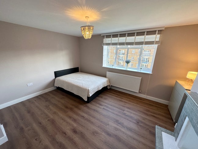 Huge room with balcony, Maida Vale - now Main Photo