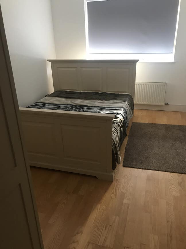 Spare room for rent Main Photo