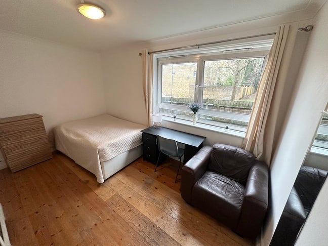 3 rooms with lounge  in Little Venice - now Main Photo