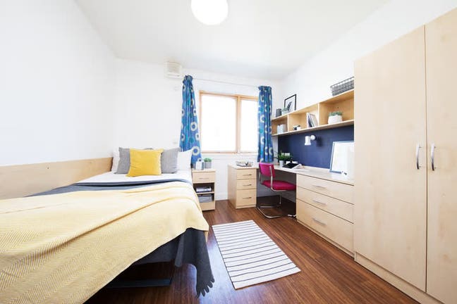Ensuite Room Pier Quays (Medway)– Tenancy Takeover Main Photo