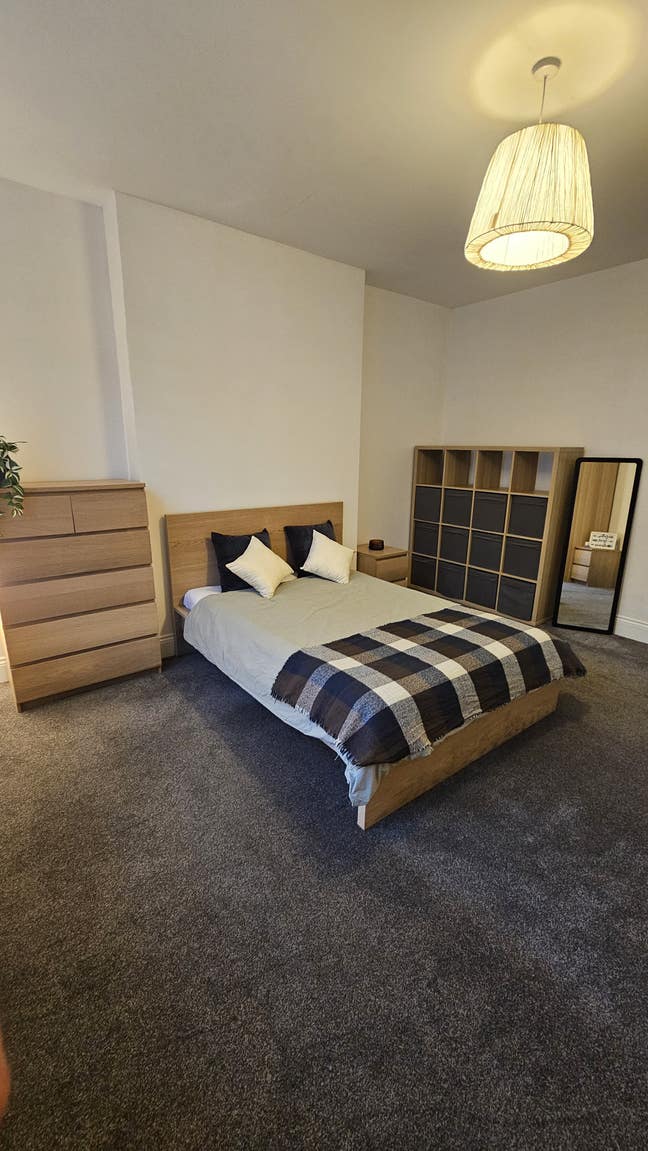 Refurbished Double Room/2-Person House in Gosforth Main Photo