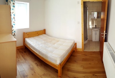 Nice Ensuite Room | Turnpike Lane | Bills Includ Main Photo