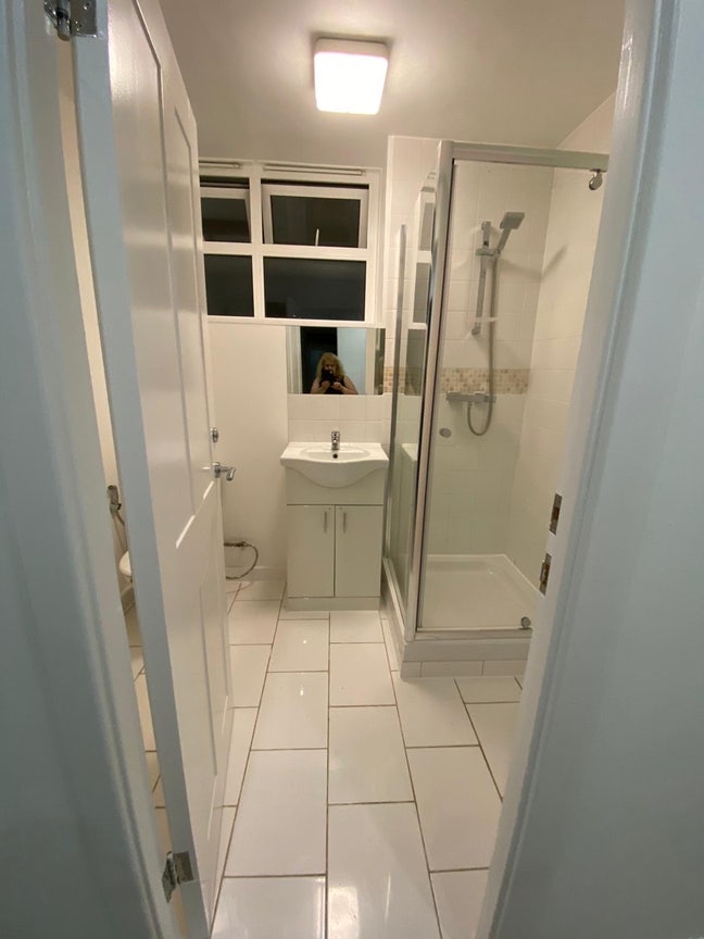 Modern Double Room in Central London Main Photo