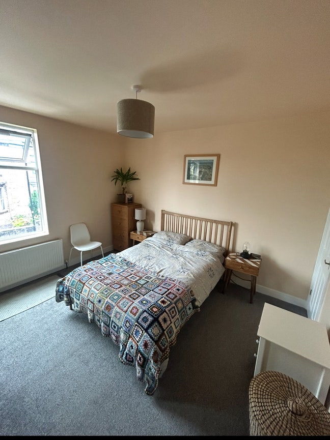 Room to Rent in Terrace House Main Photo