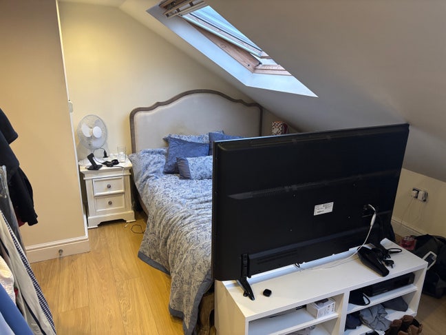 Top floor double room with ensuite in Wimbledon   Main Photo