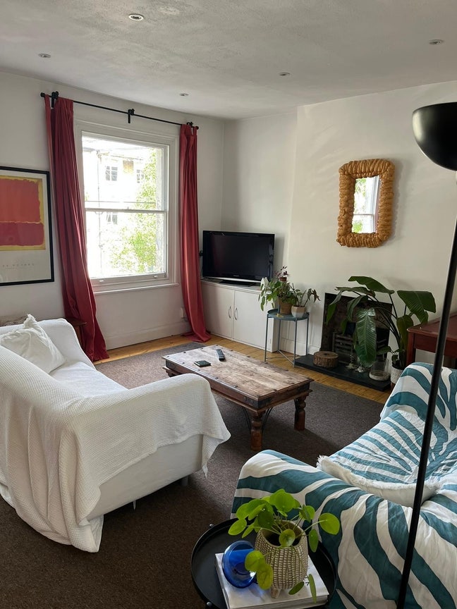 Bright Double Room in Flatshare in Shepherds Bush Main Photo