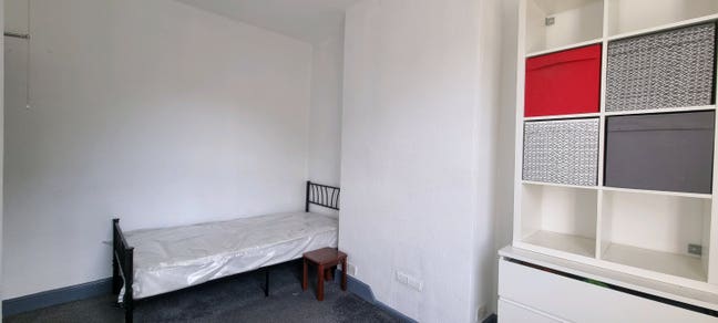 New Refurbished Single & Dbl Rooms Avbl Now WV10  Main Photo
