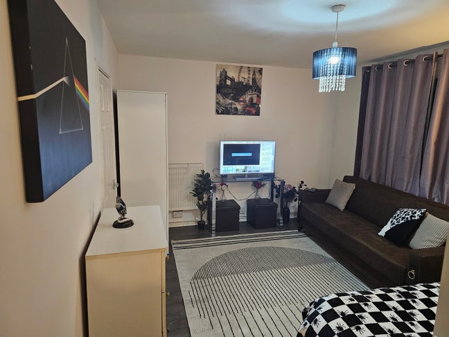 A very decent Studio flat to rent Stockwell Main Photo